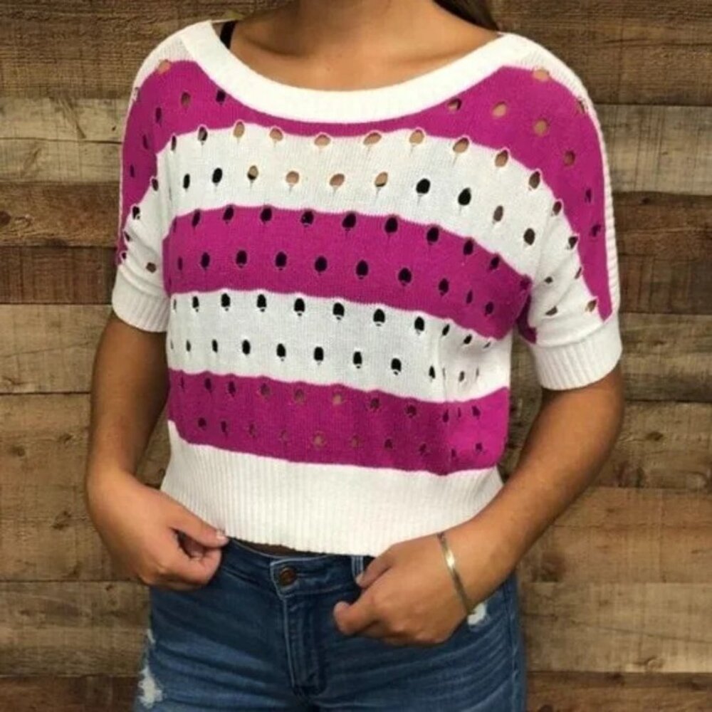 Juniors Size Medium heart-n-crush Pink & White Cropped Sweater